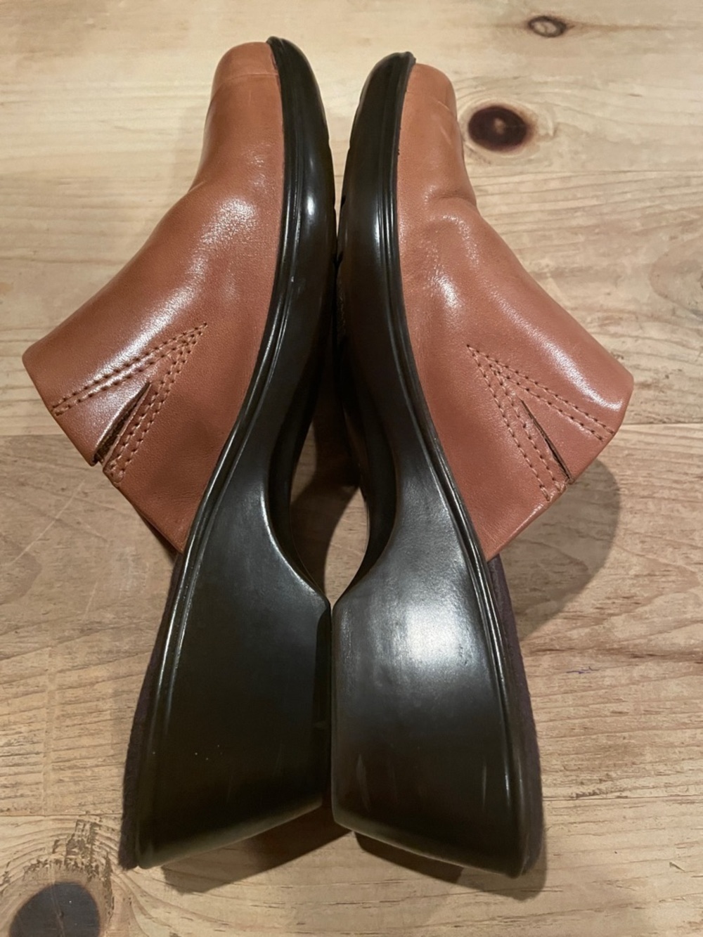 Clarks Camel Leather Mules Clogs Slip On Comfy Business Casual Career 8.5 - Picture 5 of 14
